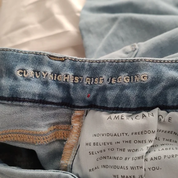 💙 EUC American Eagle Ladie's Next Level Stretch Curvy Highest Rise Jeggings, 4R - Picture 5 of 14
